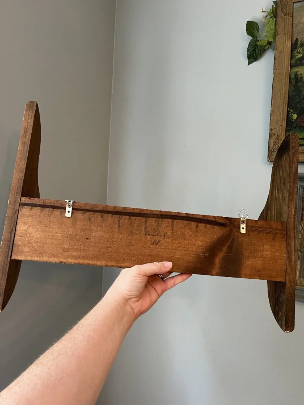 Vintage Wooden Peg Rack Plate Shelf Salt-Glazed Pottery Heart Accent Signed 1988